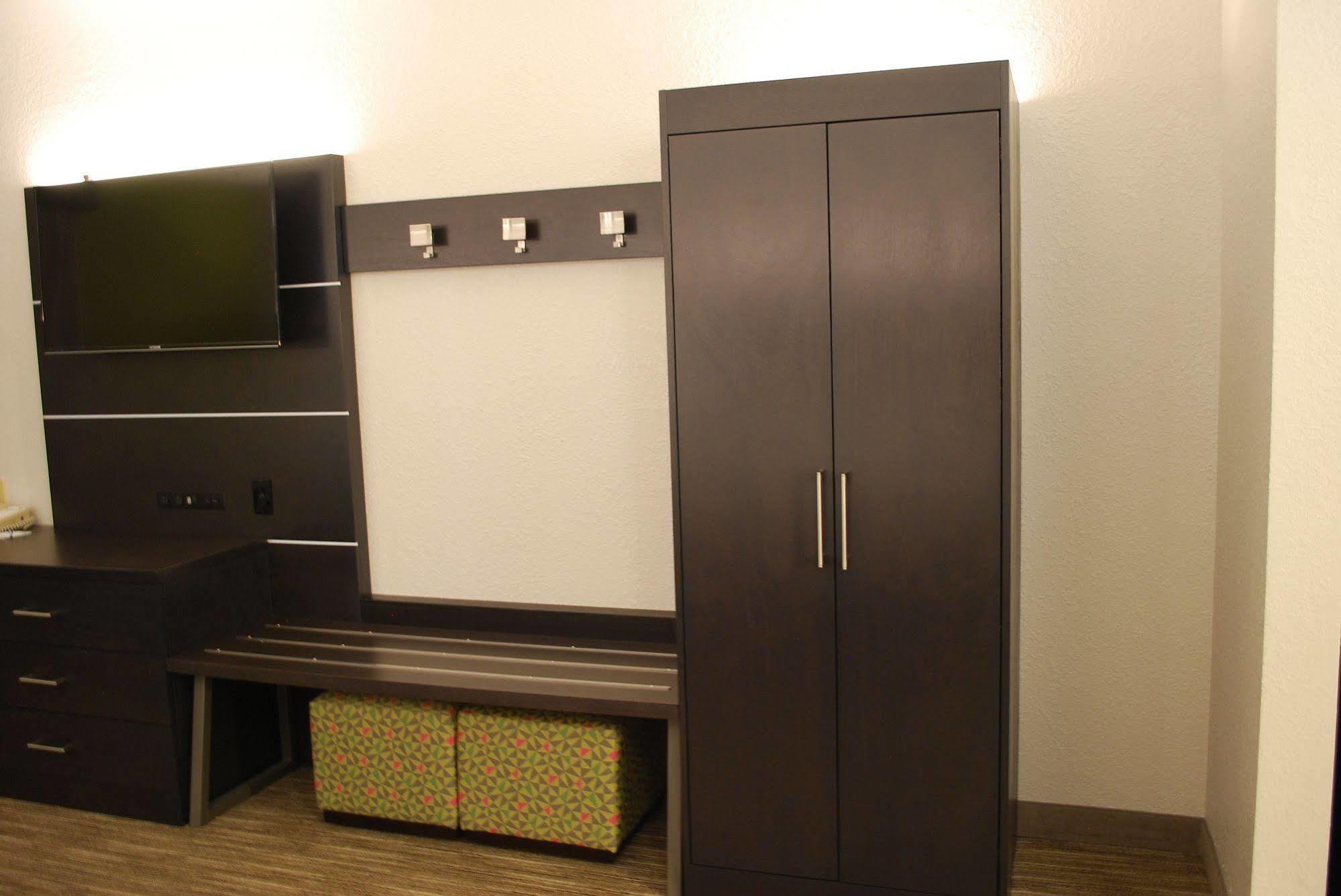 Holiday Inn Express Hotel & Suites Kingsport-Meadowview I-26 By Ihg Kültér fotó